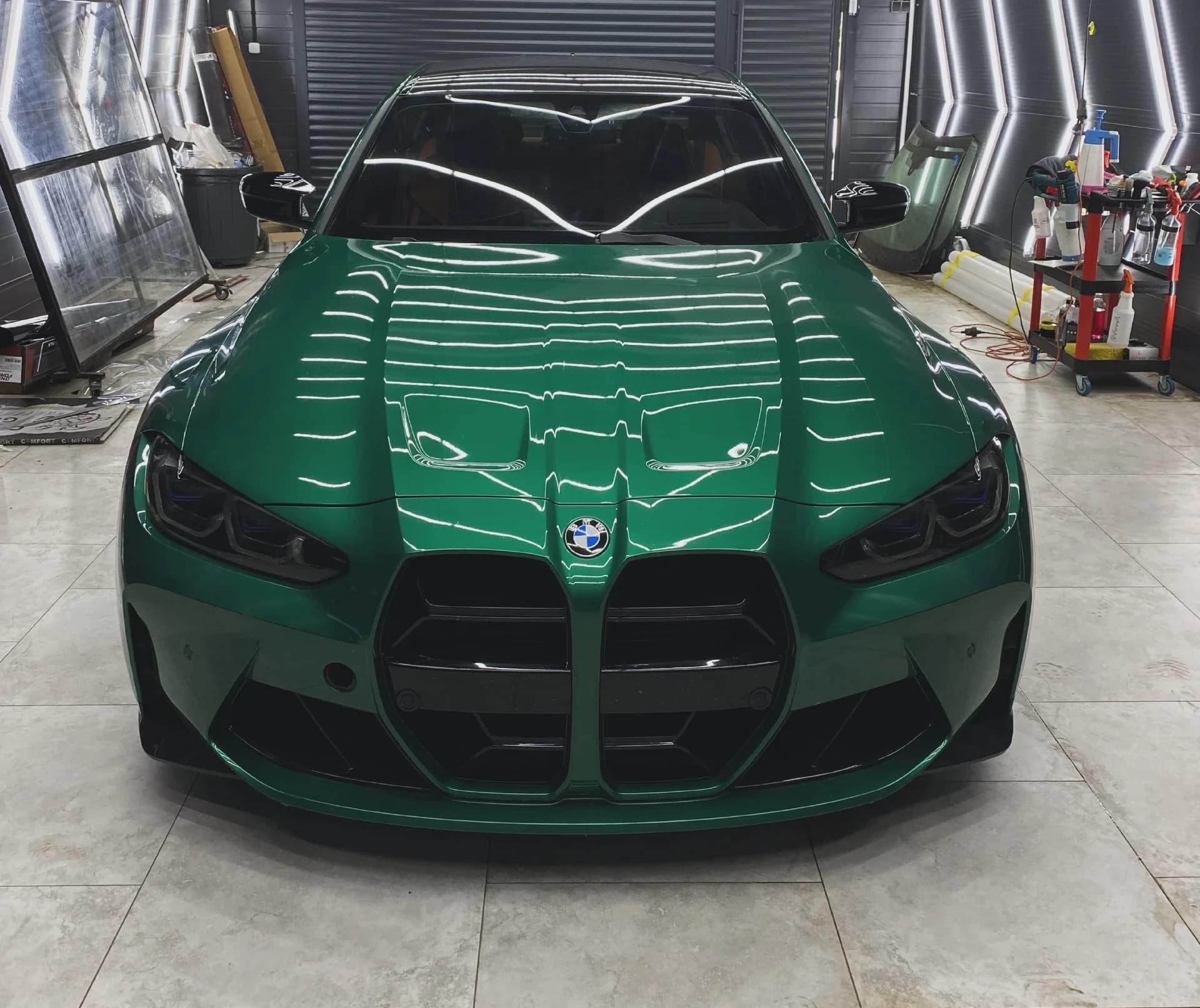 BMW M3 — автомобиль в студии